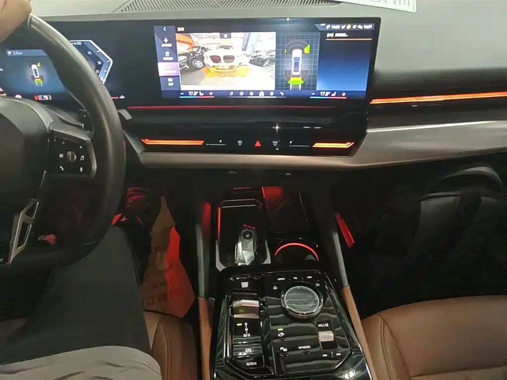 BMW 5 Series 2024 525Li M Sport Package фото 14