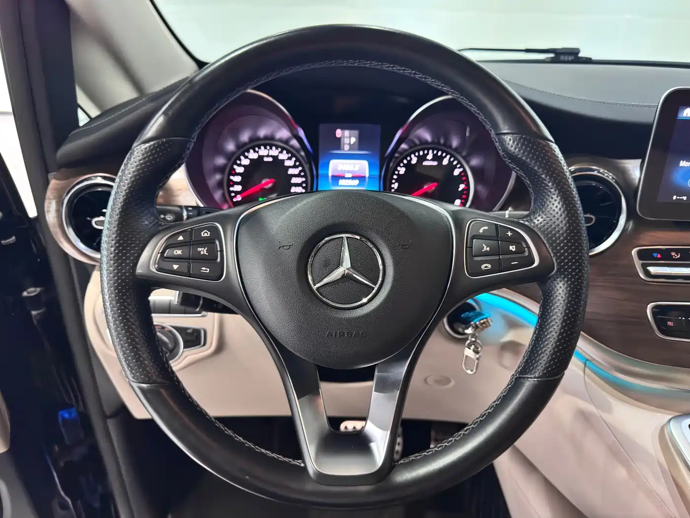 Mercedes-Benz V-Class 2022 V 260 Prestige Edition фото 20