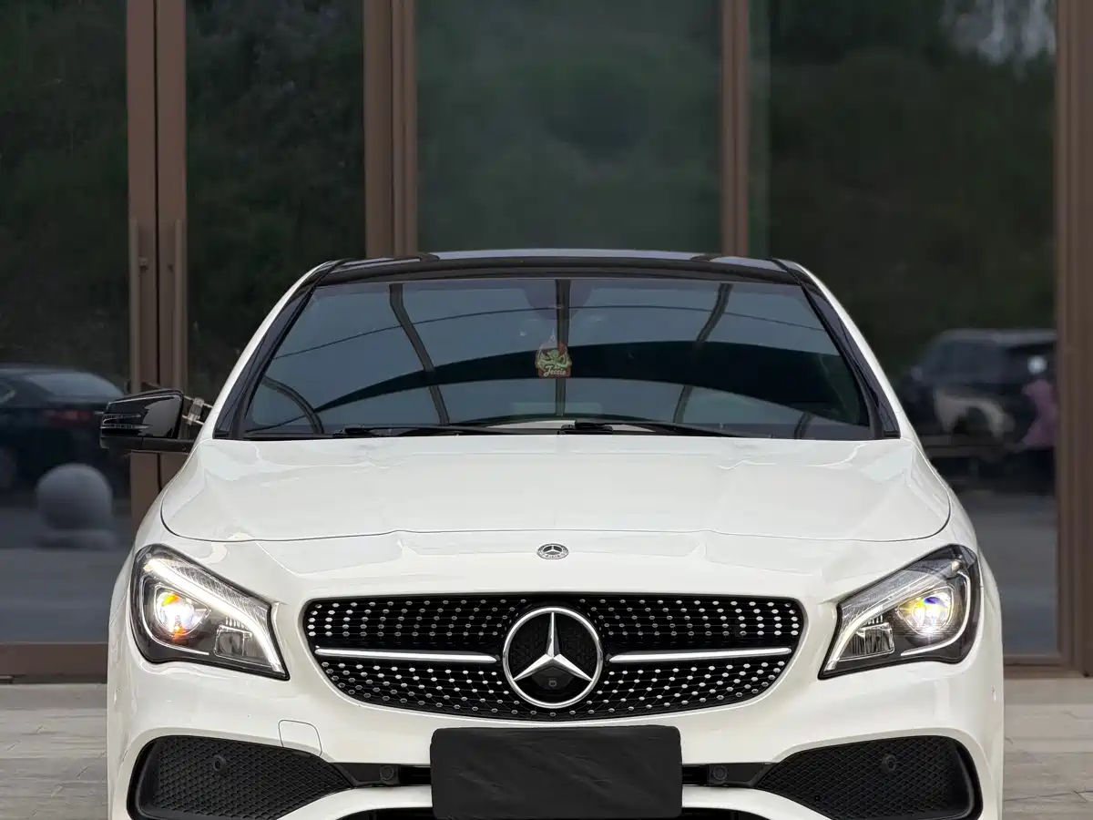 Mercedes-Benz CLA (Import) 2018 CLA 220 4MATIC фото 2