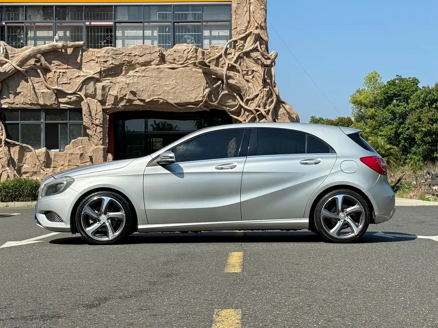 Mercedes-Benz A-Class (Import) 2013 A 200 Urban фото 3