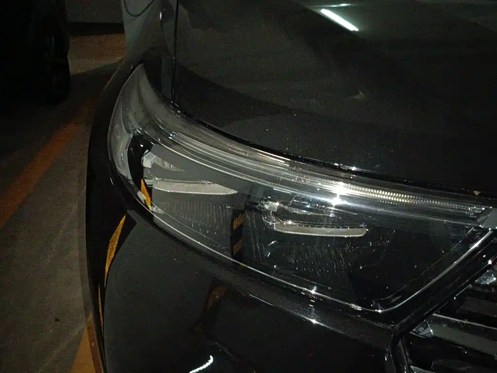 Photo 7 - Ford Explorer
