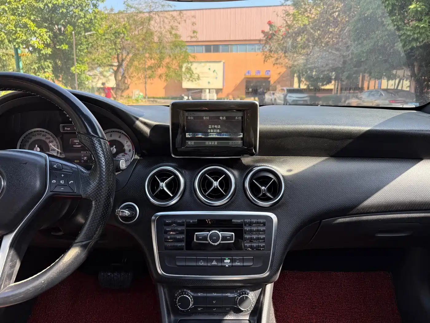Mercedes-Benz A-Class (Import) 2013 A 200 Urban фото 12