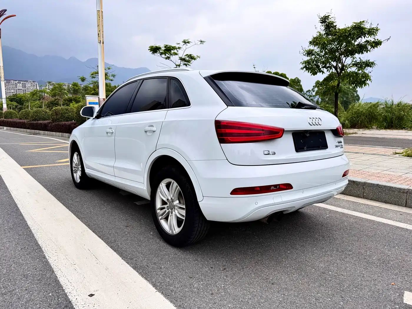 Audi Q3 2015 35 TFSI quattro Technology фото 12