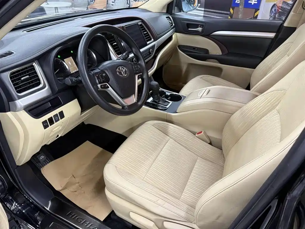 Toyota Highlander 2015 2.0T AWD Elite Edition 7-seater фото 4