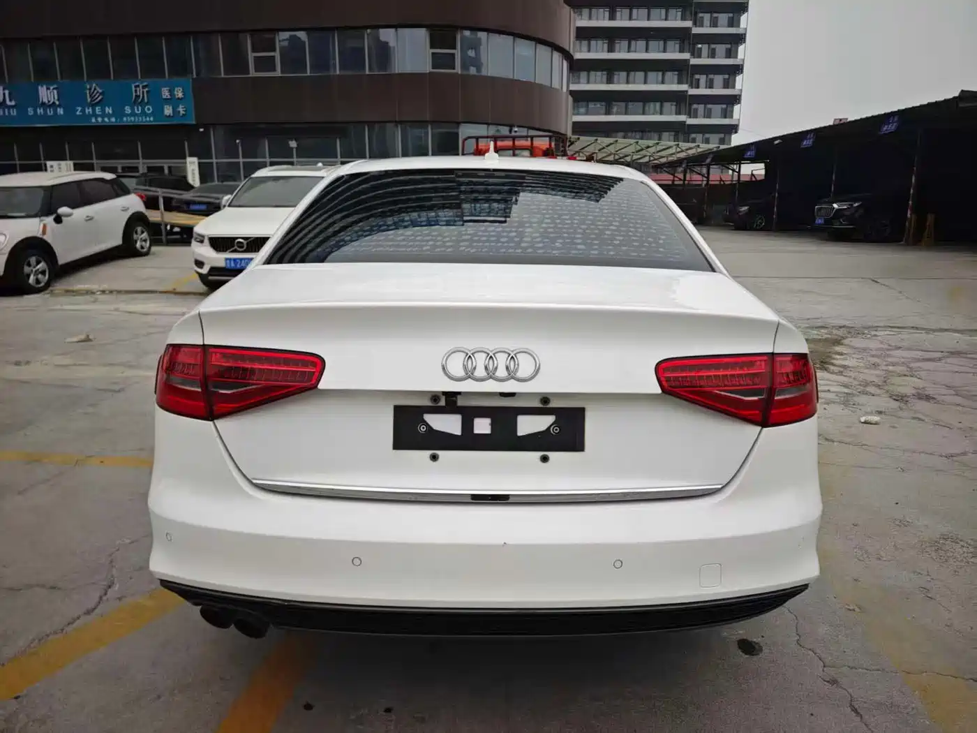 Audi A4L 2016 35 TFSI Heritage Edition S line Luxury фото 4