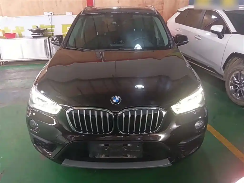 BMW X1 2016 sDrive18Li Premium Model фото 3