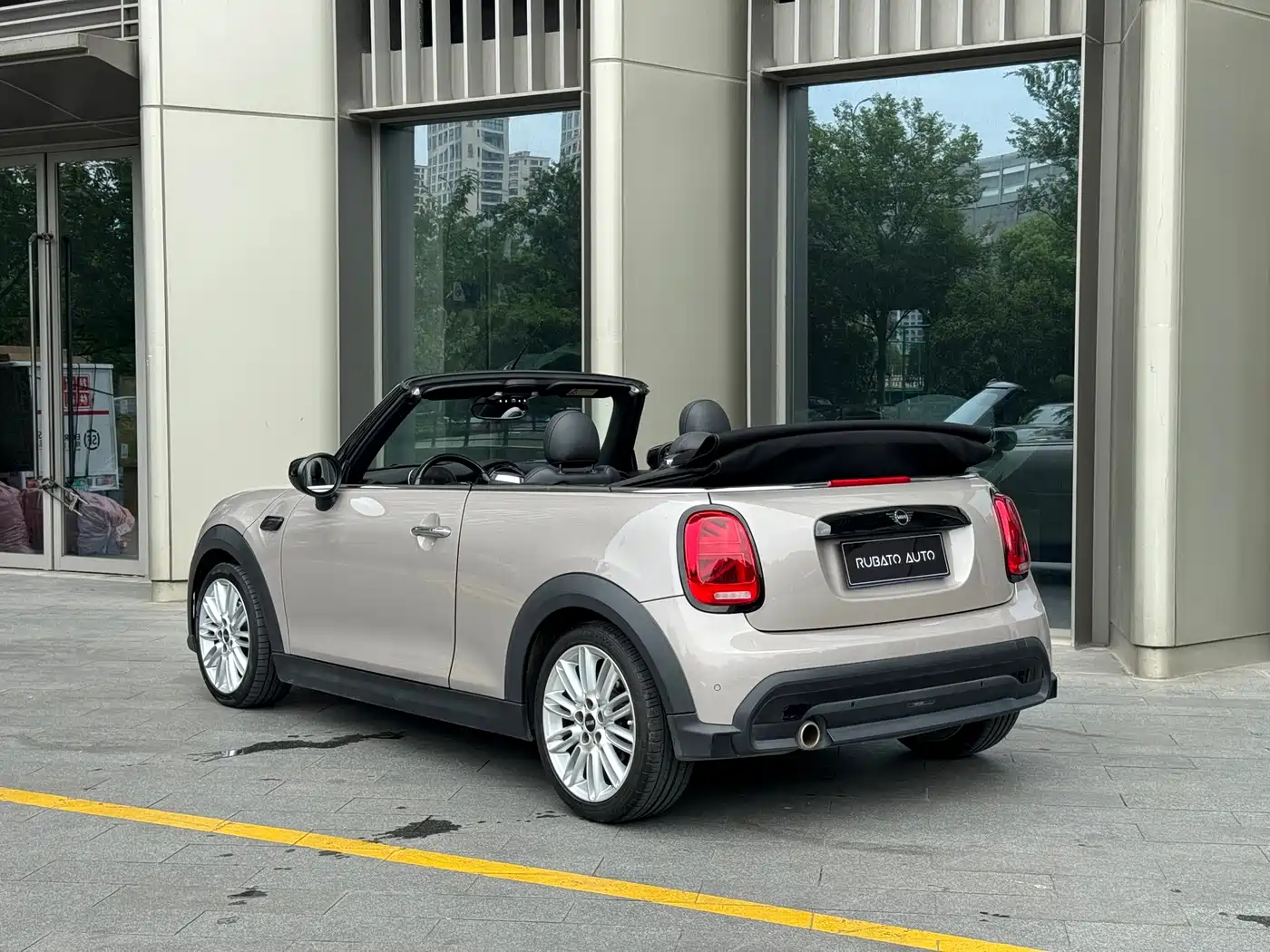 MINI 2022 1.5T COOPER CABRIO Classic фото 4