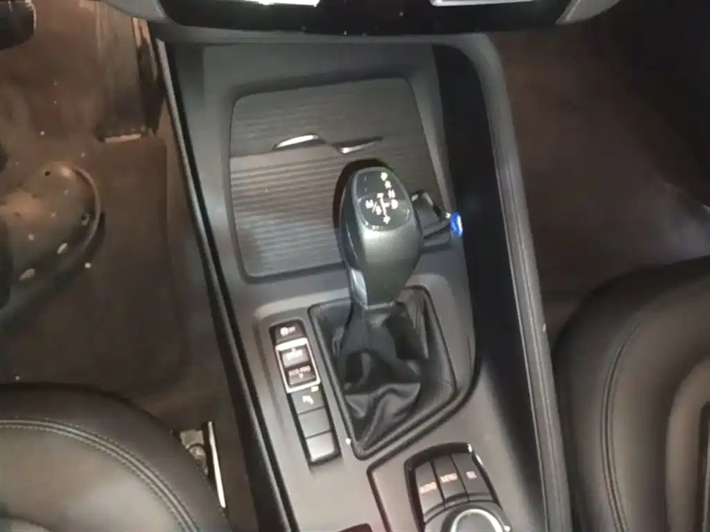 BMW X1 2016 sDrive18Li Premium Model фото 14
