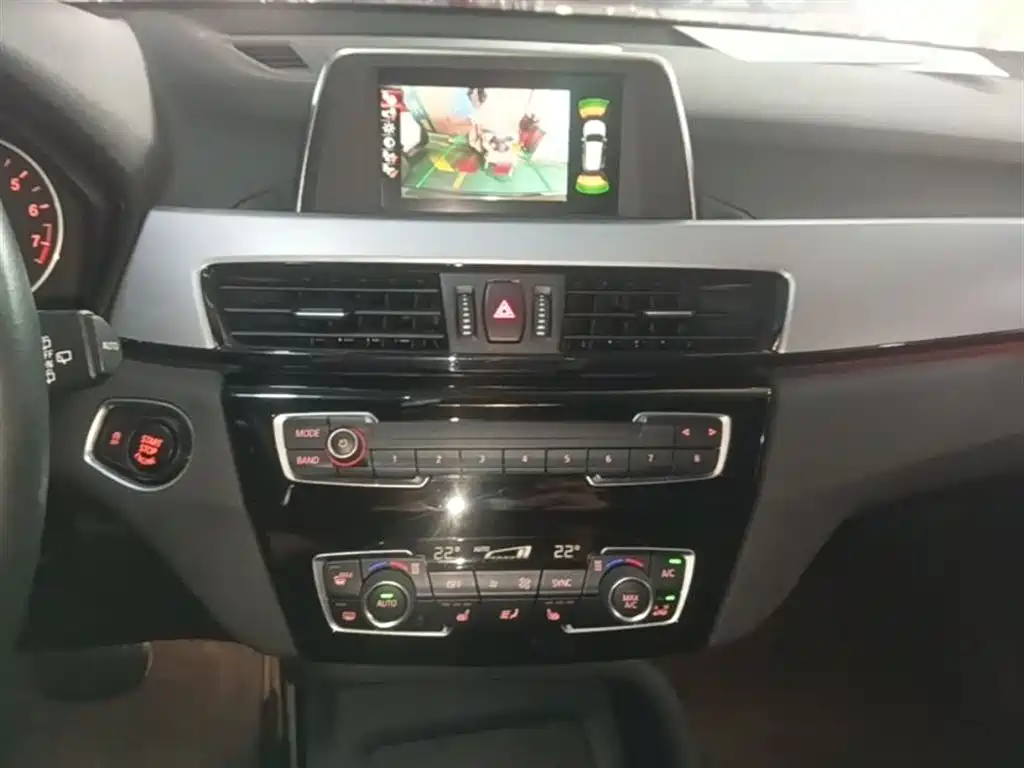 BMW X1 2016 sDrive18Li Premium Model фото 13
