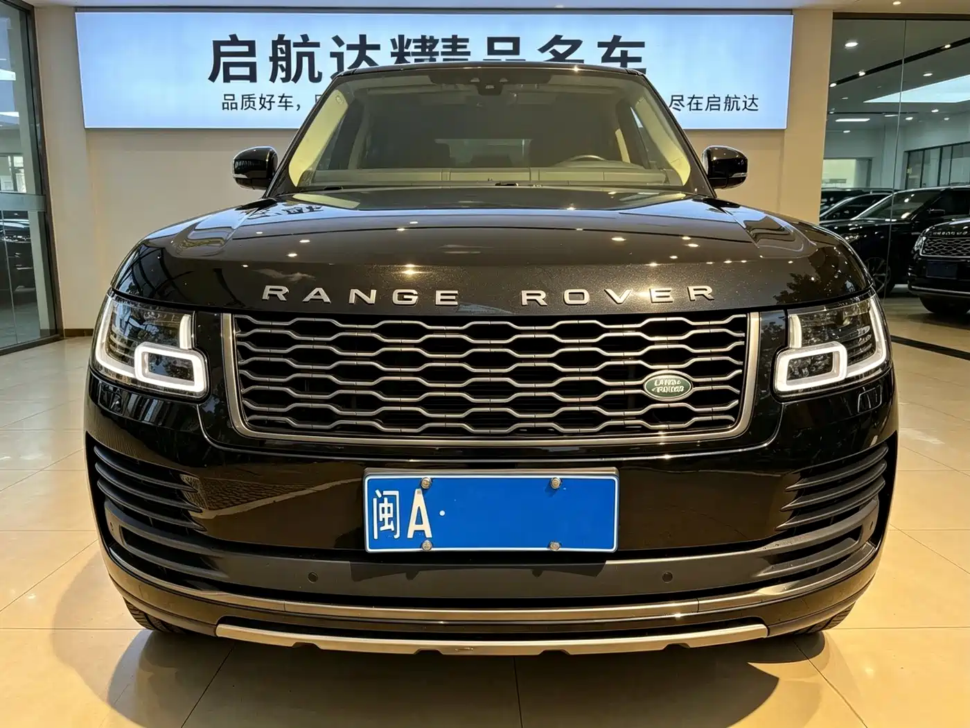 Land Rover Range Rover 2018 3.0 SC V6 Golden Age Edition фото 2