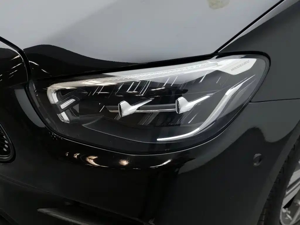Фото 7 - Mercedes-Benz E-Class