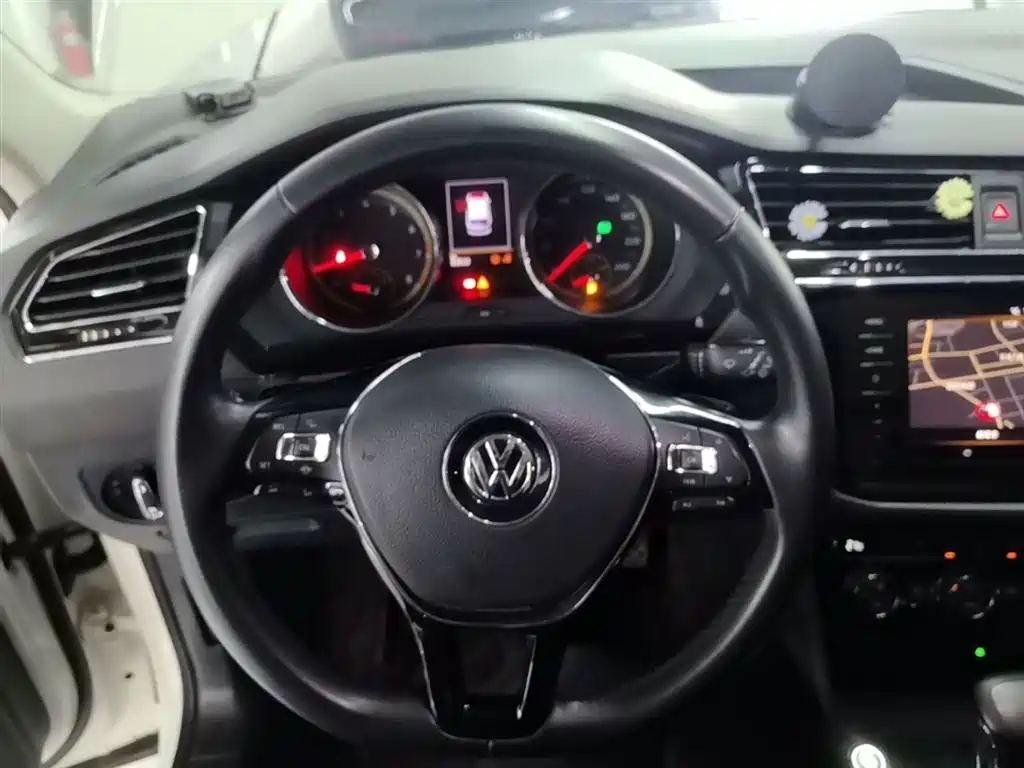 Volkswagen Tiguan L 2019 Facelift 330TSI Auto 2WD Panorama Comfort China VI фото 11