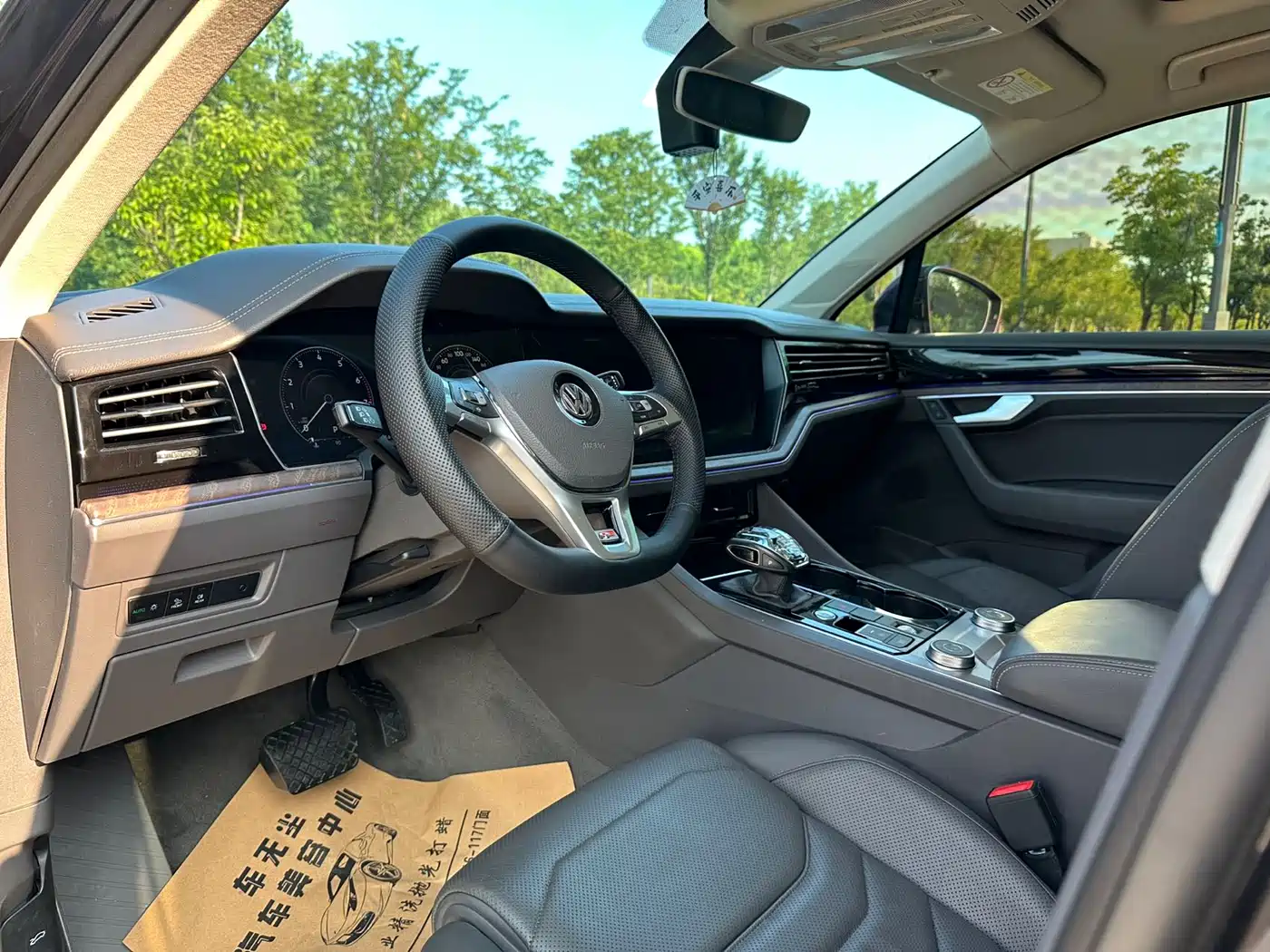 Volkswagen Touareg 2019 2.0TSI Sharp Wing Edition China VI фото 4