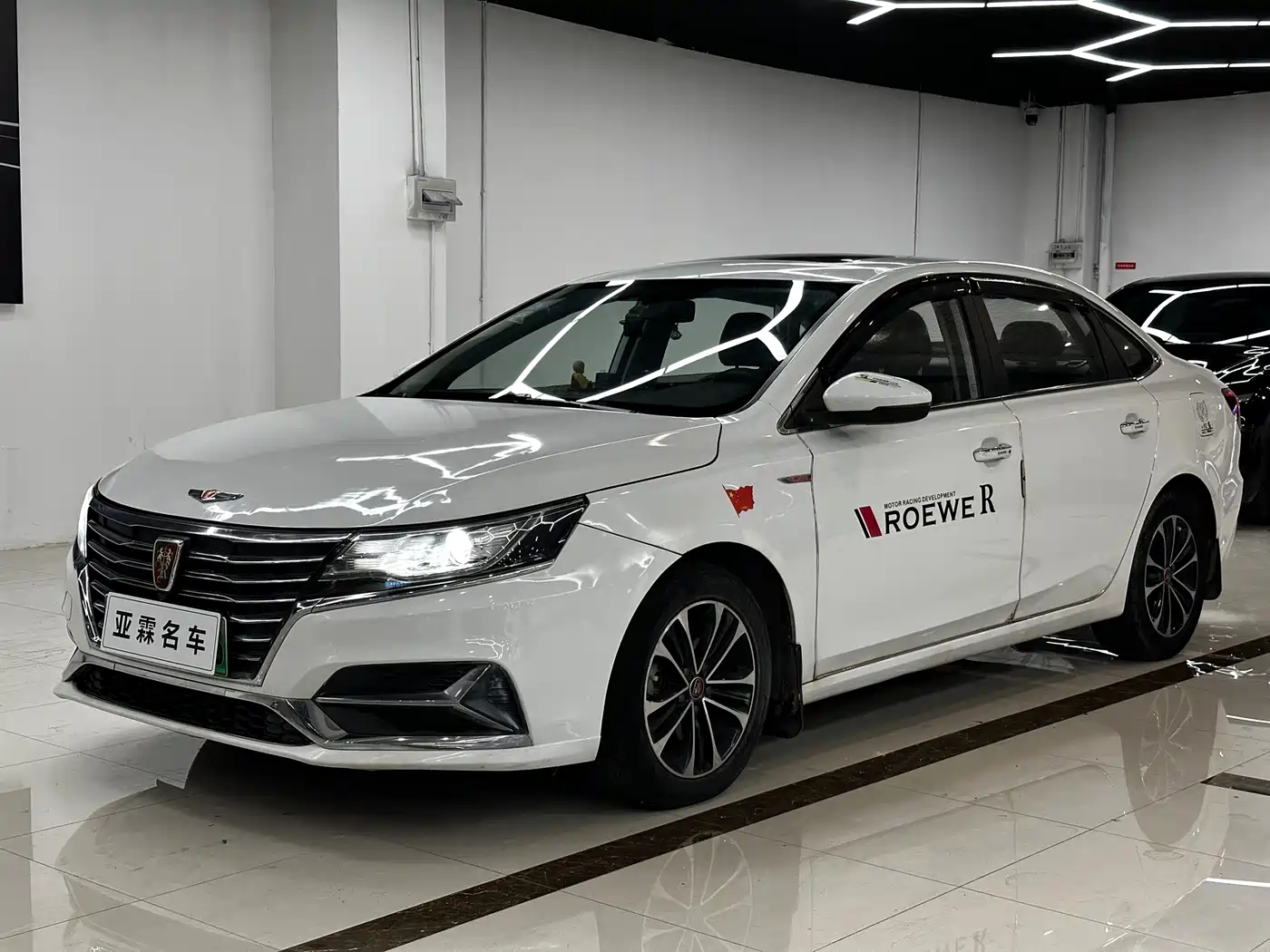 Roewe i6 New Energy 2019 PLUS 50T 4G Connected Glory Luxury Edition