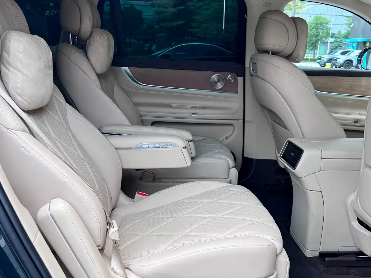 AITO Wenjie AITO M9 2025 Pure Electric Ultra 100kWh 6-Seater фото 20