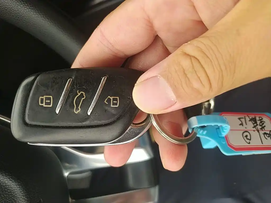 Фото 9 - Roewe i5