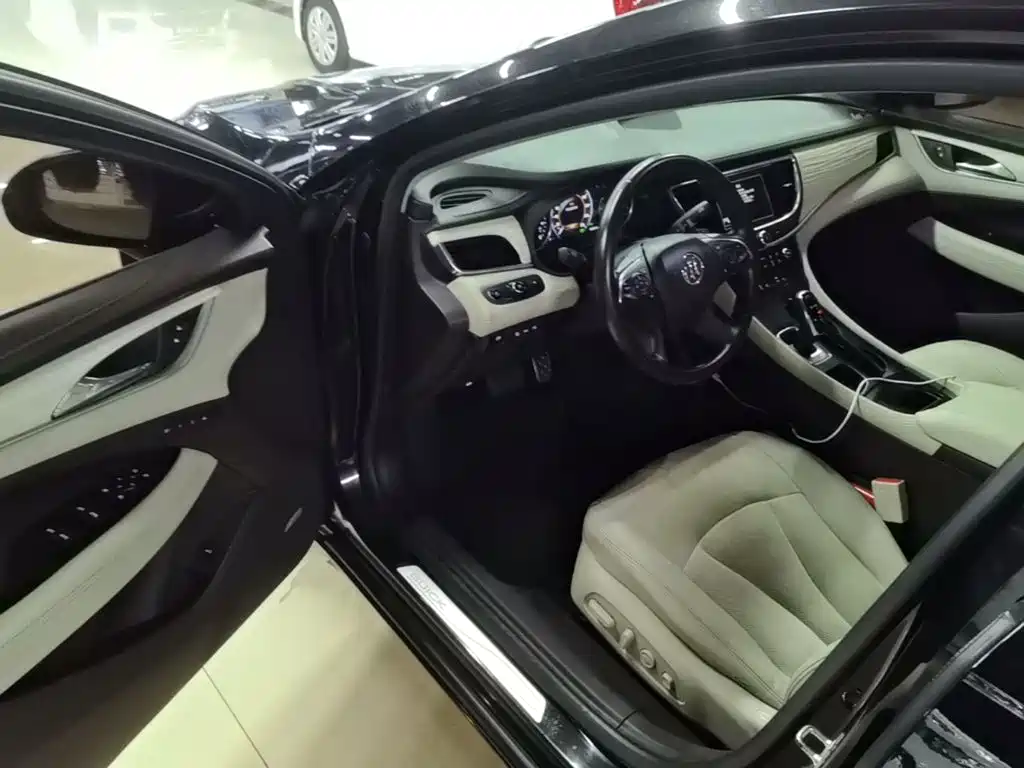 Фото 16 - Buick LaCrosse