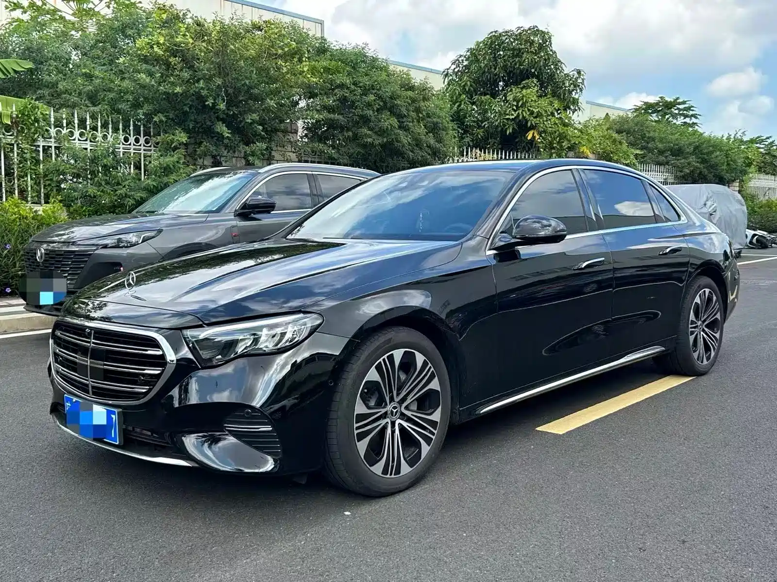 Фото 1 - Mercedes-Benz E-Class