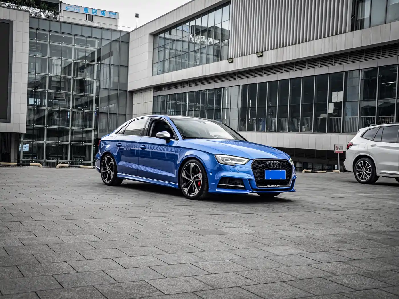 Audi S3 2019 Audi S3 2.0T Limousine фото 2