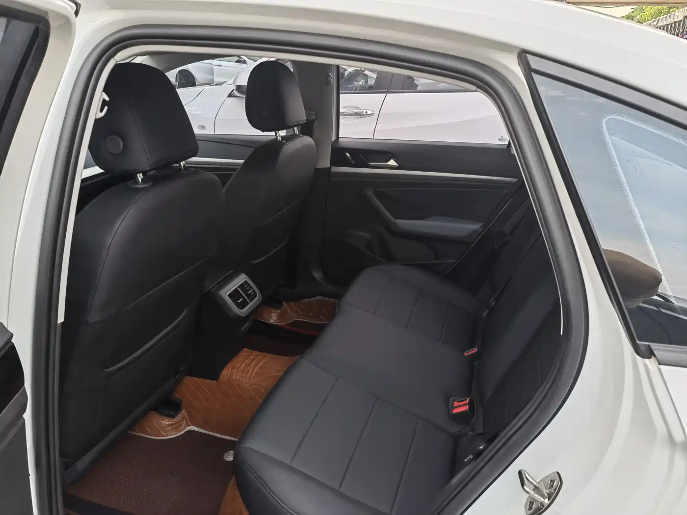 Volkswagen Lavida 2024 Model 1.5L Automatic Delight Edition фото 8