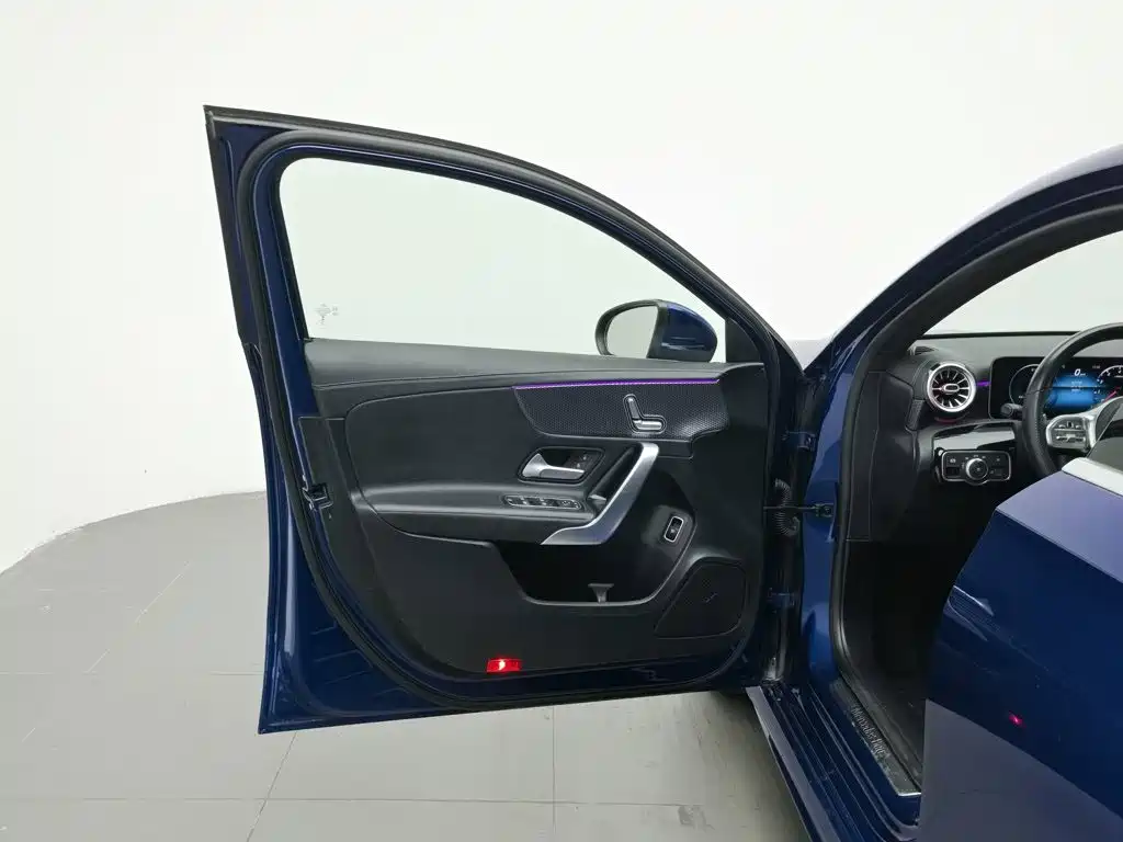 Mercedes-Benz A-Class, миниатюра 8