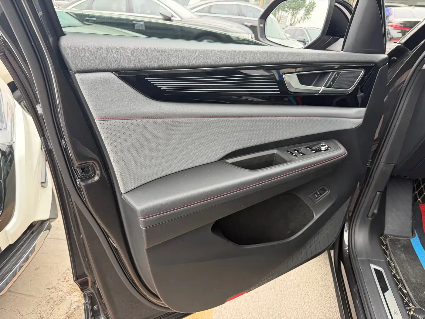 Volkswagen Teramont 2021 Teramont X 530 V6 4WD Polar Night Limited Edition фото 14