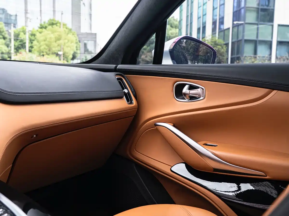 Aston Martin DBX 2024 2024 3.0T STRAIGHT-SIX