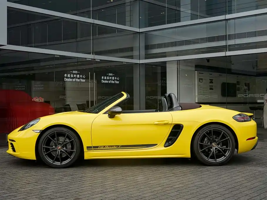 Porsche 718 2022 Boxster T 2.0T фото 10