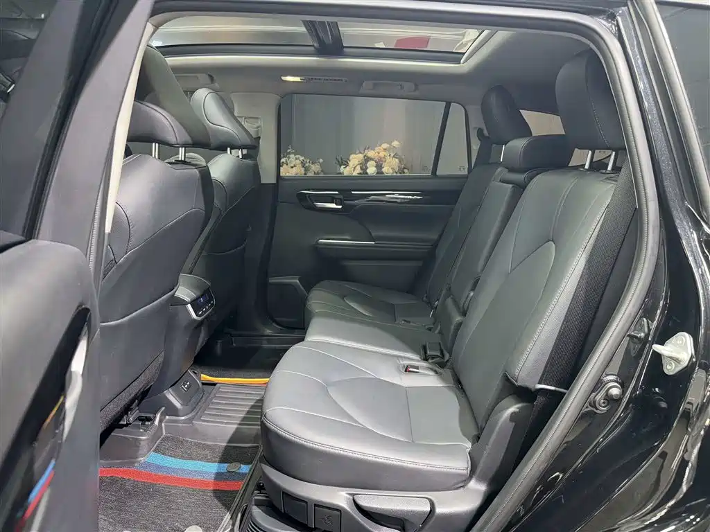 Toyota Highlander 2024 2023 2.5L Smart Hybrid Dual Engine AWD Luxury 7-Seater