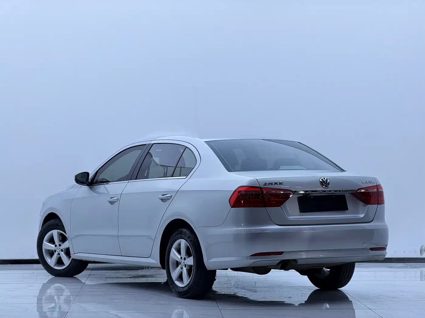 Volkswagen Lavida 2013 1.6L Automatic Trend Edition фото 18