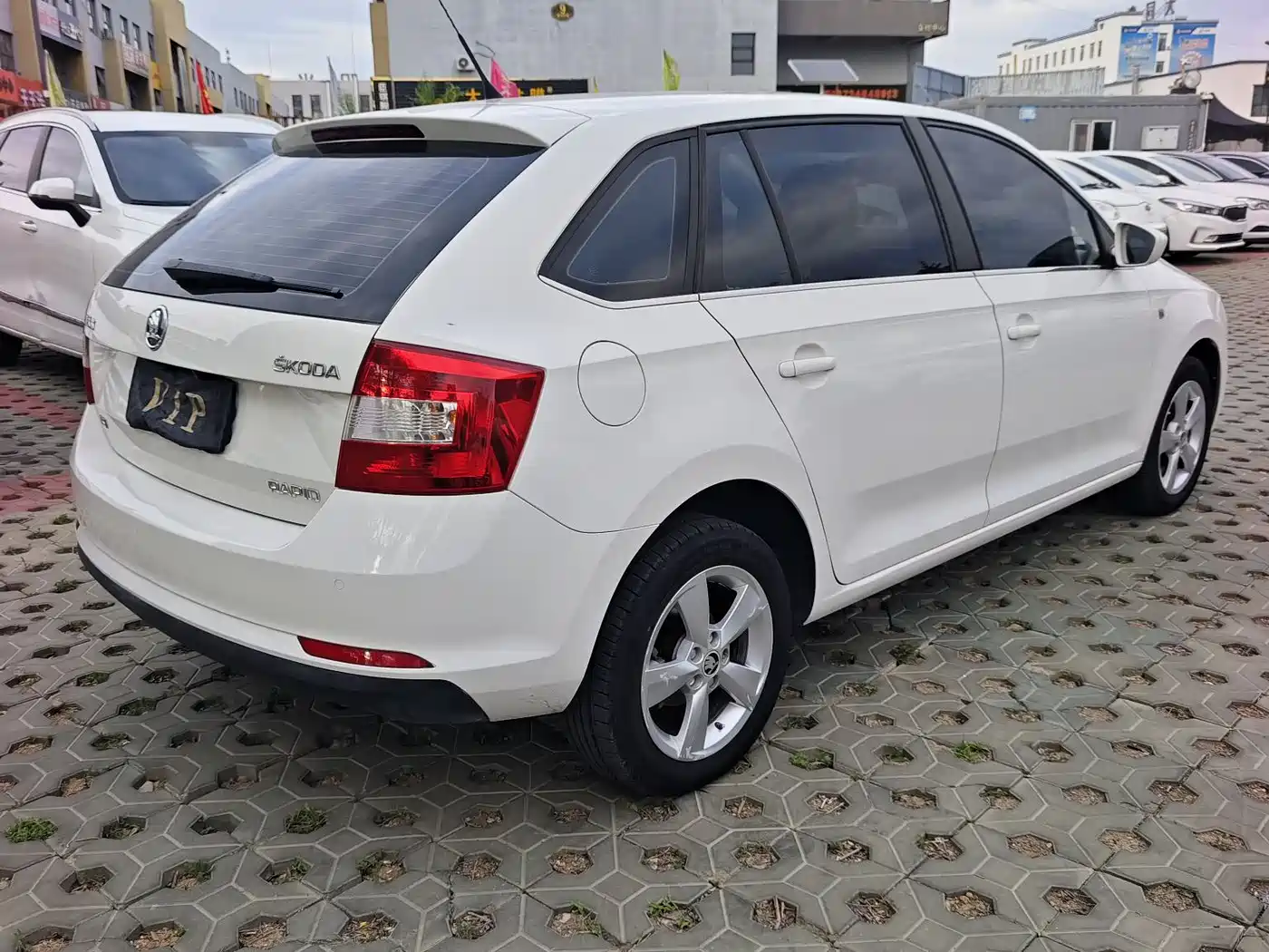 Škoda Skoda Rapid Spaceback 2014 1.4TSI DSG Comfort Edition фото 9