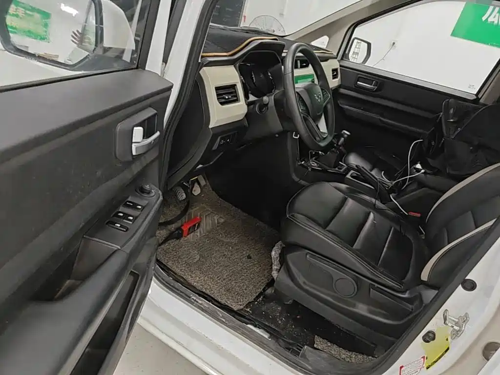 Wuling Motors Wuling Hongguang PLUS 2020 2019 1.5T Manual Luxury 7-seater