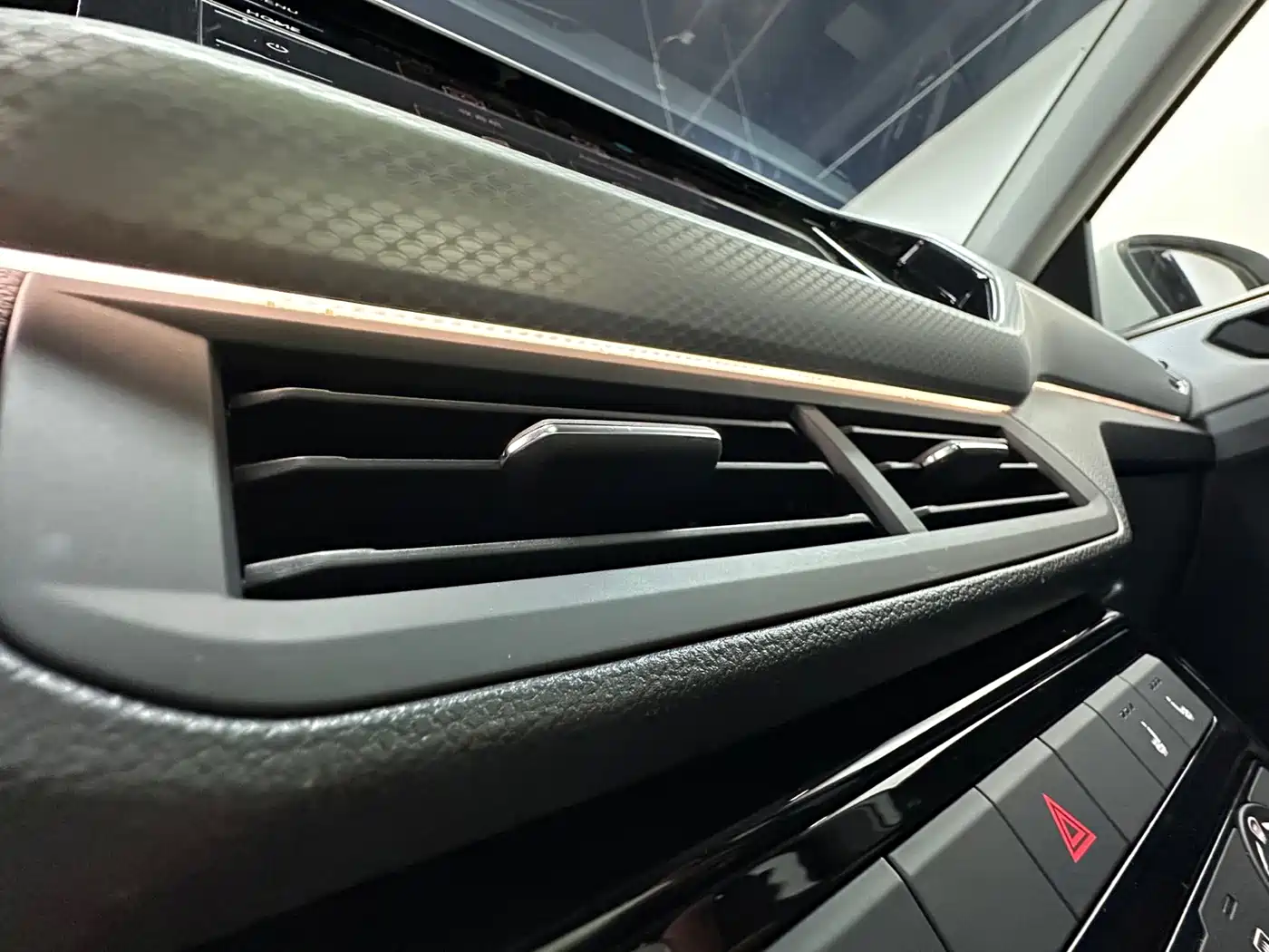 Volkswagen Tacqua 2023 2021 1.5L Automatic Smart Connect Edition