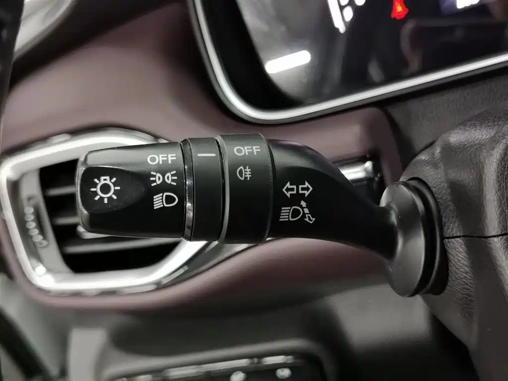 GAC Trumpchi Trumpchi M6 2021 PRO 270T DCT Premium Edition фото 21