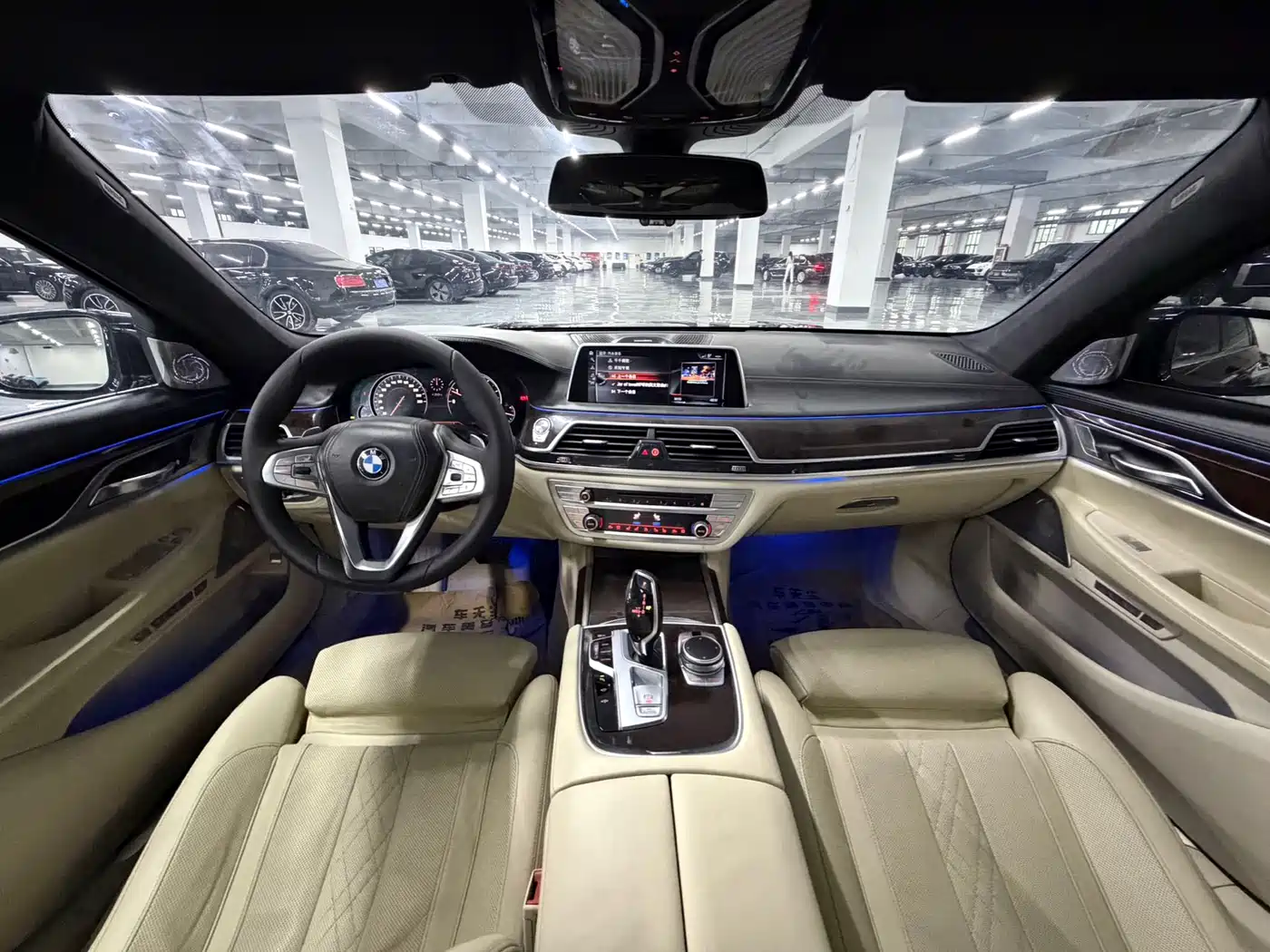 BMW 7 Series 2016 750Li xDrive 4-Seater фото 5
