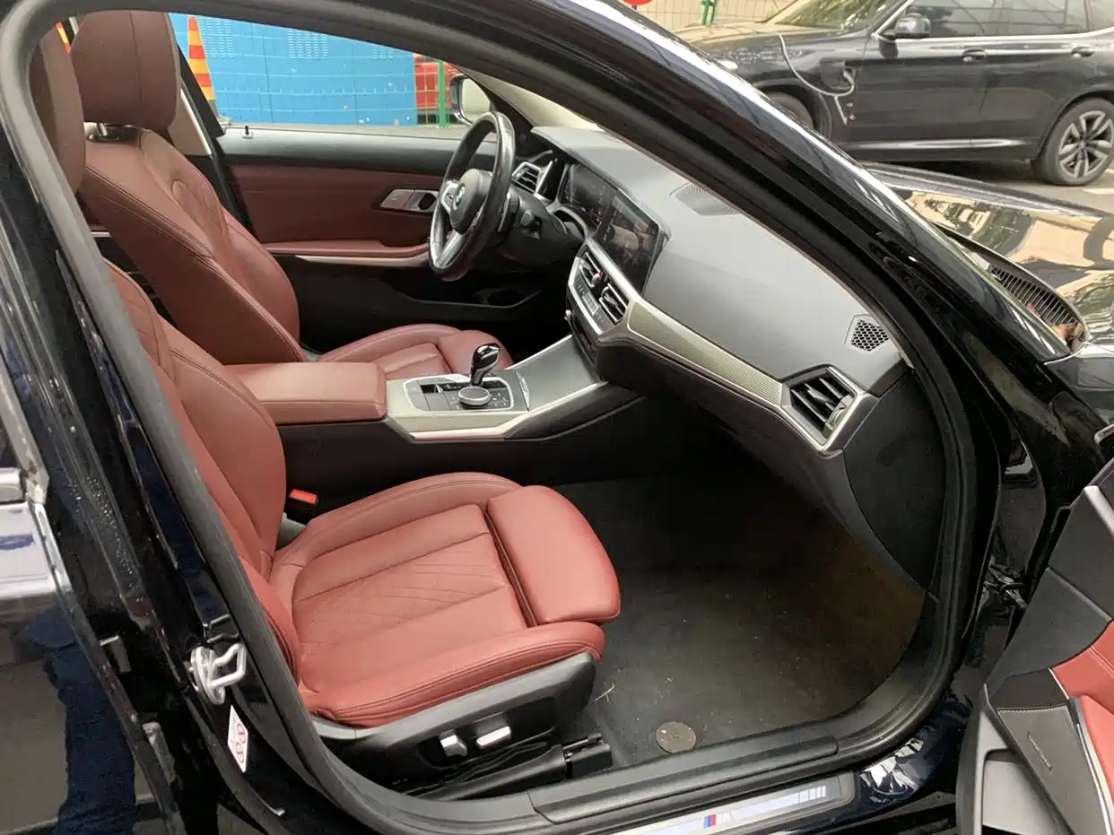 BMW 3 Series 2022 330i M Sport Shadow Edition фото 12
