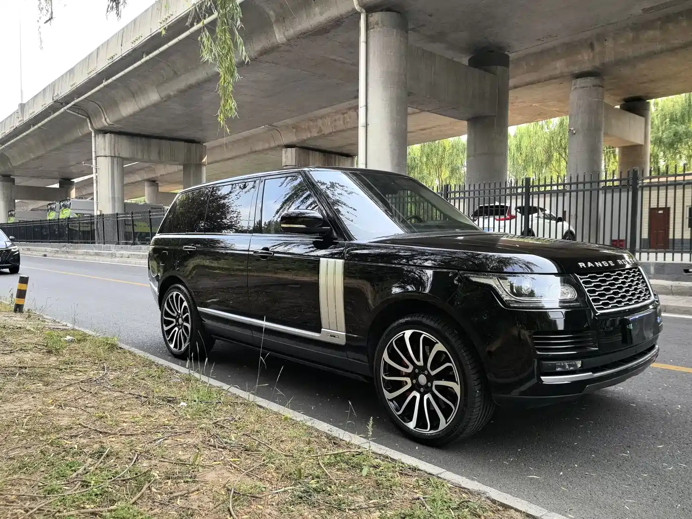 Land Rover Range Rover 2016 3.0 SC V6 Vogue SE Autobiography LWB фото 3
