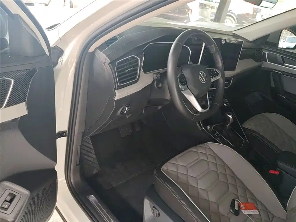 Volkswagen Tayron 2023 300TSI 2WD Luxury Plus Advanced Edition фото 23