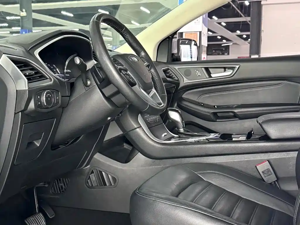 Фото 5 - Ford Edge