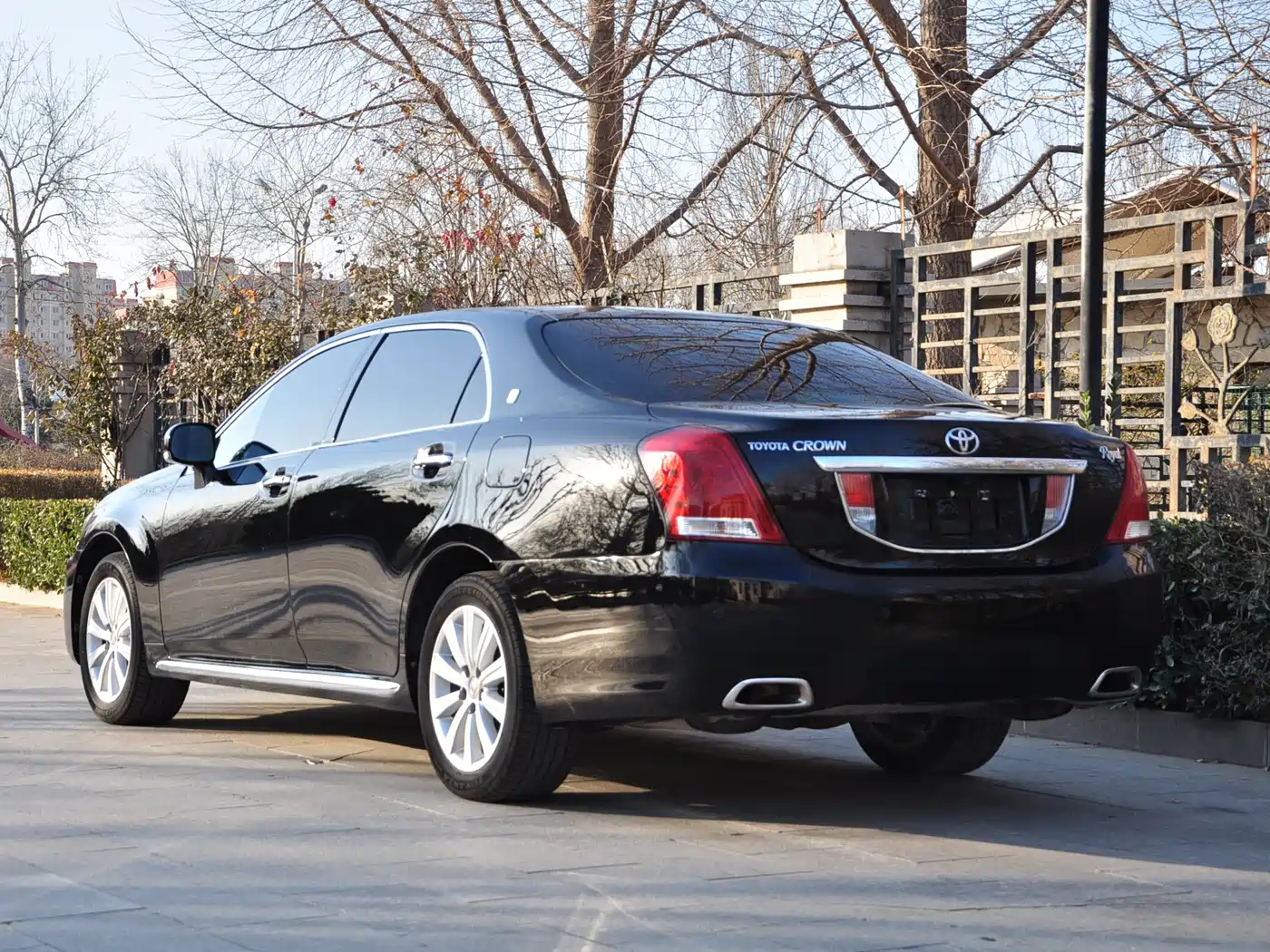 Toyota Crown 2011 2.5L Royal Leather Sunroof Special Edition фото 5