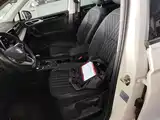 Photo 15 - Volkswagen Tiguan L