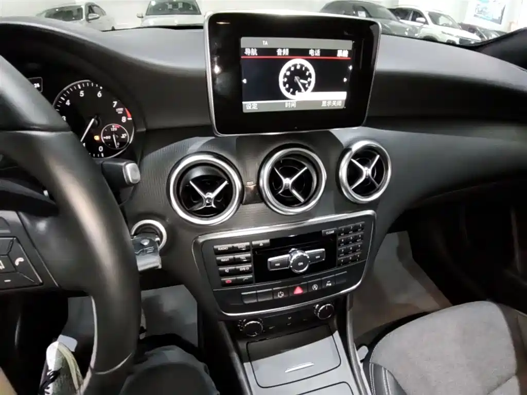 Mercedes-Benz A-Class (Import) 2015 A 180 фото 13