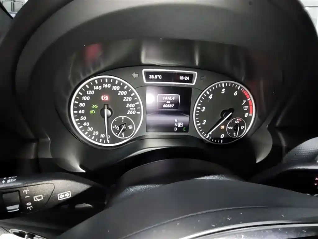 Mercedes-Benz A-Class (Import) 2015 A 180 фото 12