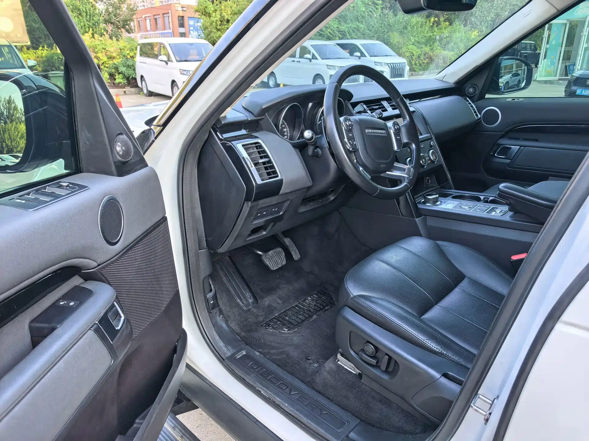 Photo 4 - Land Rover Discovery