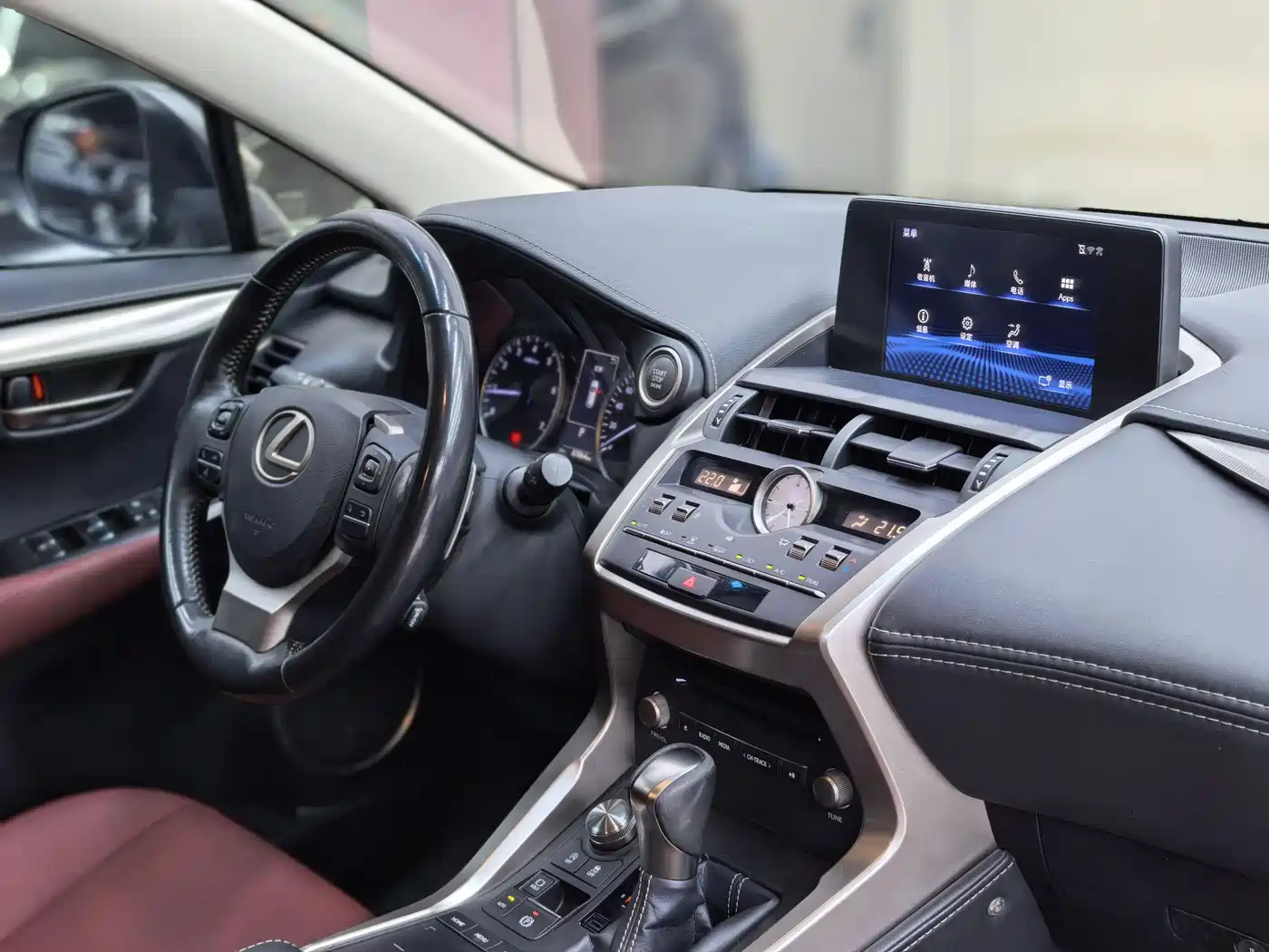 Lexus NX 2017 200 FWD Sharp Edition фото 20