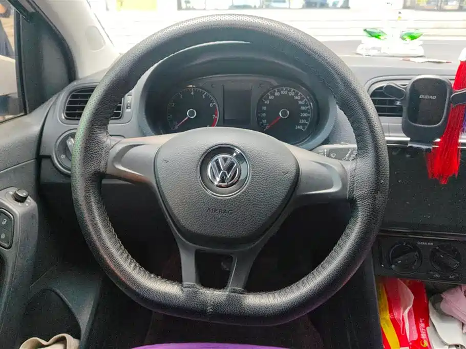 Volkswagen Polo 2016 1.4L Manual Trend фото 15