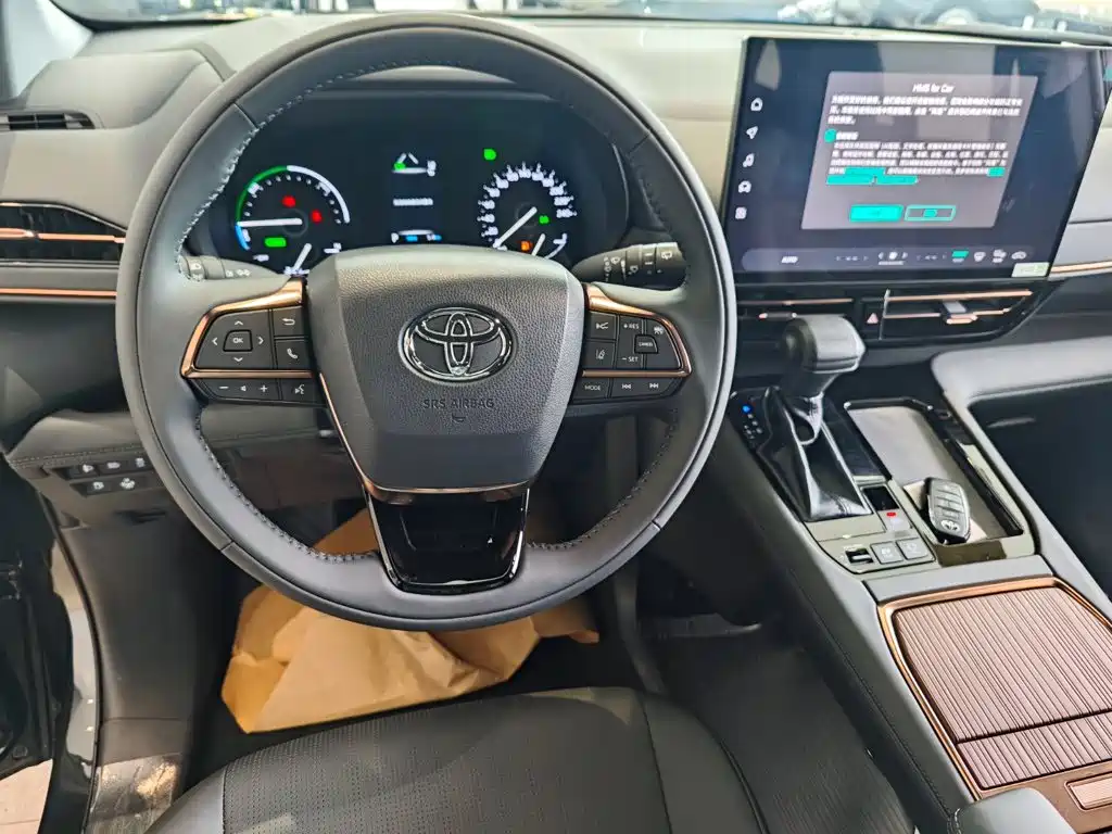 Фото 8 - Toyota Granvia