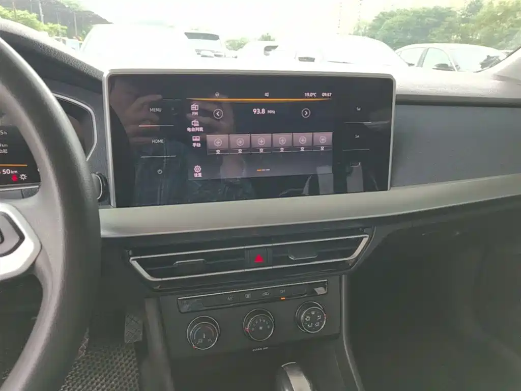 Volkswagen Lavida 2024 Model 1.5L Automatic Delight Edition фото 13