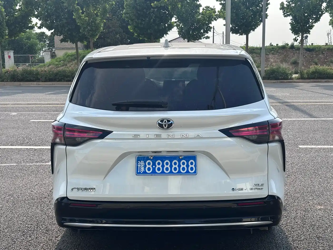 Toyota Sienna 2024 2.5L Hybrid AWD Luxury Edition фото 7