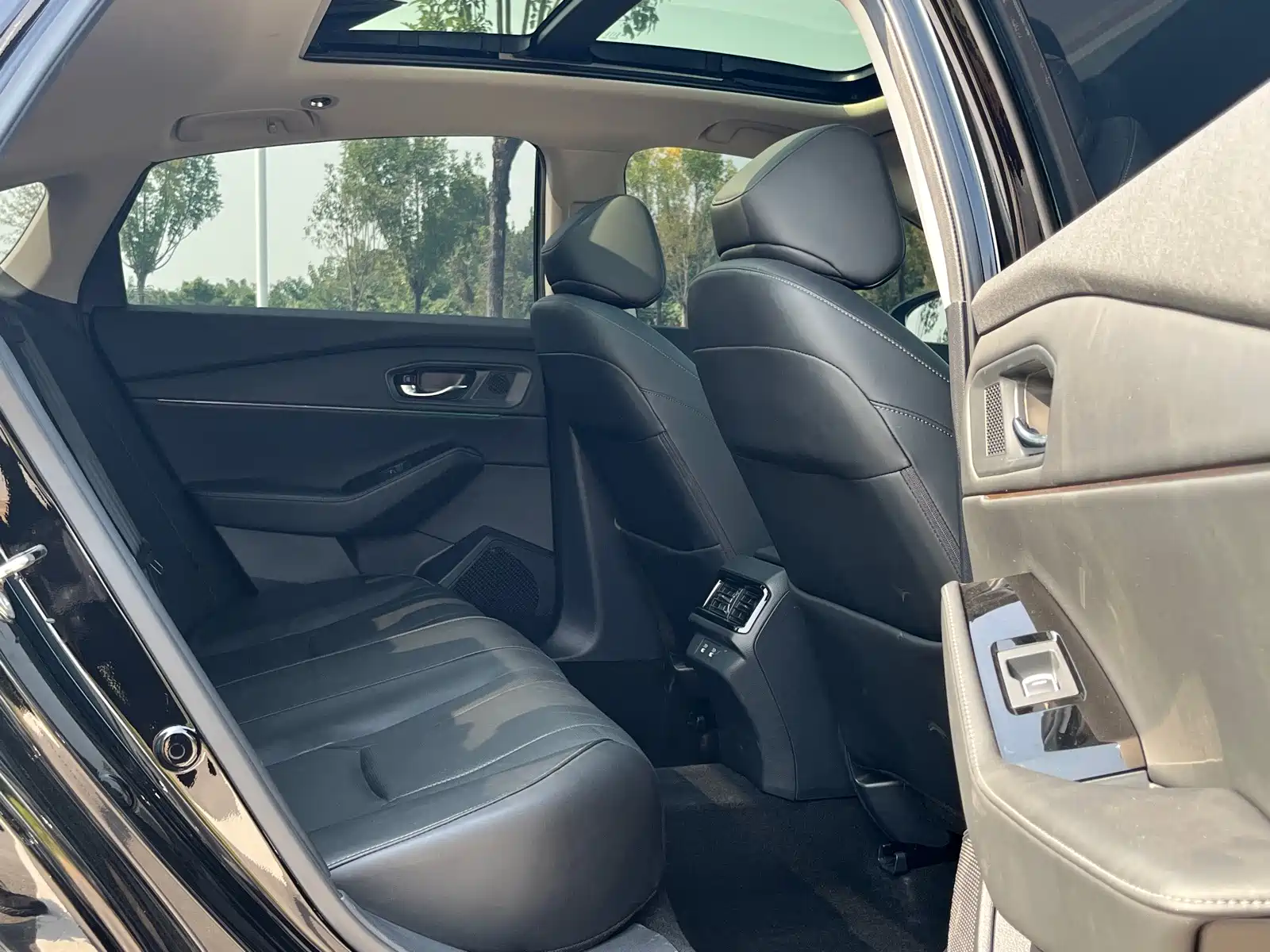 Photo 13 - Honda Accord